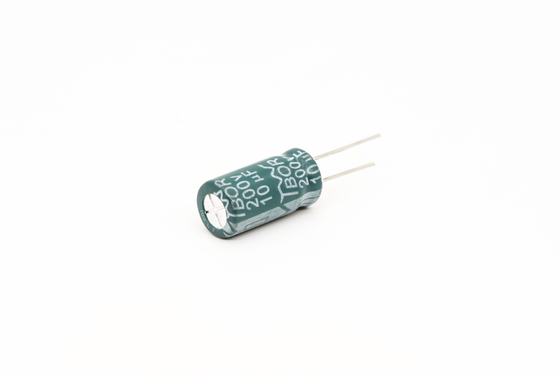 الألومنيوم 10UF200V 8x16mm شعاعي كهربائيا مكثف للصابورة الإلكترونية
