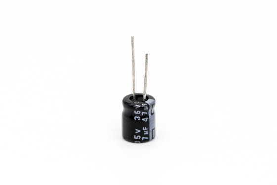 مكثف ألومنيوم 47uf35v إلكتروليت 6.3x7