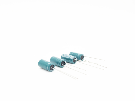 CFL شعاعي كهربائيا مكثف 47UF250V 13X25mm 20٪ التسامح