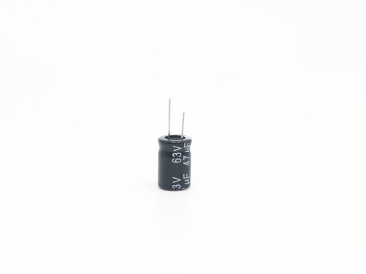 47UF63V مصغرة مكثفات الألومنيوم كهربائيا 8x12mm سعة كبيرة