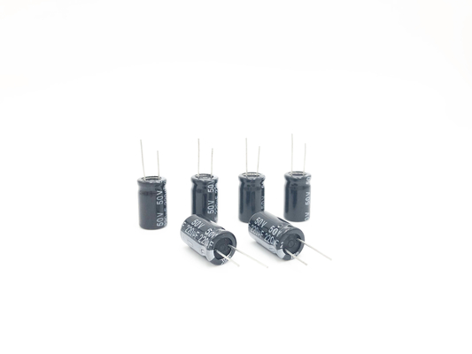SMR 220 فائق التوهج 50 فولت شعاعي الألومنيوم كهربائيا المكثفات 10X17MM