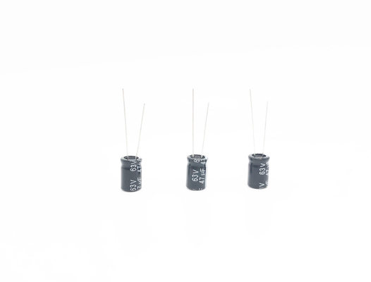ISO14001 مكثف مصغر 47 فائق التوهج 63 فولت 8 × 12 مم Al Electrolytic Capacitor