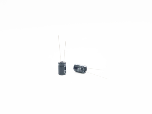 ISO14001 مكثف مصغر 47 فائق التوهج 63 فولت 8 × 12 مم Al Electrolytic Capacitor