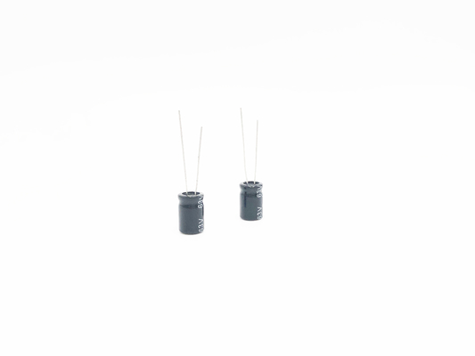 ISO14001 مكثف مصغر 47 فائق التوهج 63 فولت 8 × 12 مم Al Electrolytic Capacitor