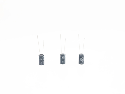 مكثفات الألومنيوم كهربائيا 100UF63V 8X14mm