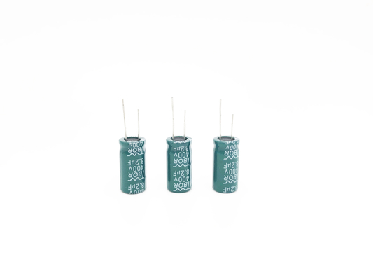 8.2 فائق التوهج 400 فولت ارتفاع تموج الحالي كهربائيا مكثف 13X20mm