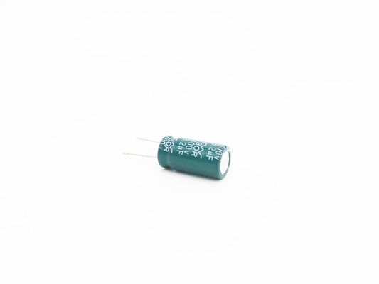 8.2 فائق التوهج 400 فولت ارتفاع تموج الحالي كهربائيا مكثف 13X20mm