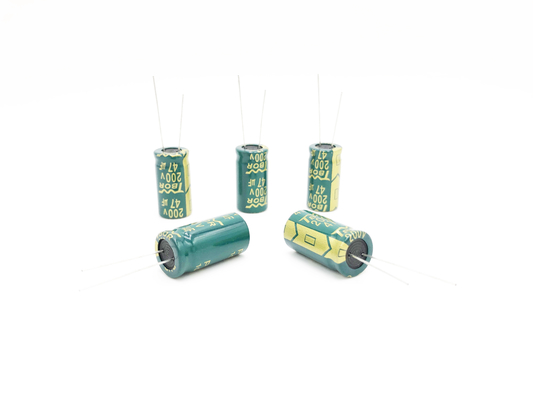 مكثف PHR 47uf 200v عالي السعة 13x16mm للضوء LED