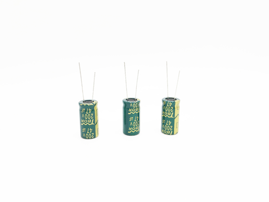 مكثف PHR 47uf 200v عالي السعة 13x16mm للضوء LED