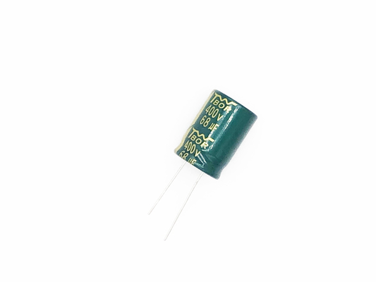 ISO9001 18x30mm 5000 ساعة شعاعي الرصاص المكثفات كهربائيا 68 فائق التوهج 400V