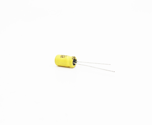 56UF35V SMT Electrolytic Capacitor 6.3x11mm مكثفات التحليل الكهربائي ذات درجة الحرارة العالية
