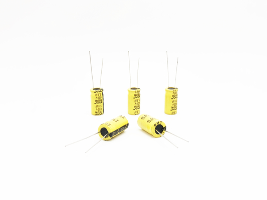 56UF 63V 8X12MM LED مكثف ضوء درجة حرارة واسعة ISO9001